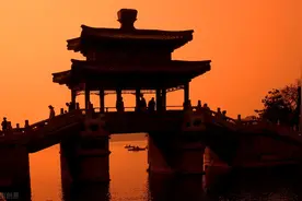 感动！从痴呆儿到县令：善良女子用爱走出奇迹图片