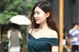 露肩装太吸睛了，夏日里时髦气质的单品！轻松穿出“清凉女神范”图片