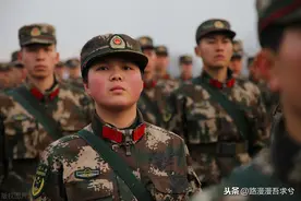 新兵连的训练强度究竟有多大？刚入伍的新兵能不能受得了？图片