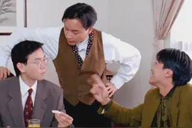28年前的经典贺岁片：周星驰张国荣主演，2版结局你不一定都看过图片