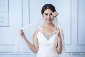 3D旋转玫瑰花：python-matplotlib实现图片