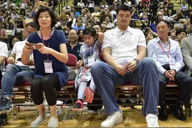 至今无人打破的世界纪录，身高2.72米，背后是不为人知的心酸图片