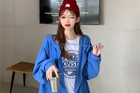 秋冬的卫衣，oversize的才是我的最爱，可单穿可叠穿图片