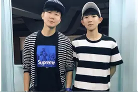 王源追星林俊杰，花两万买专辑，却被说做了错误示范图片