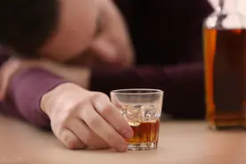 「每天学点英语单词」drinker图片