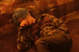 王一博《GQ Style》的仿生人策划真的太绝了！蓝发造型超级好看图片
