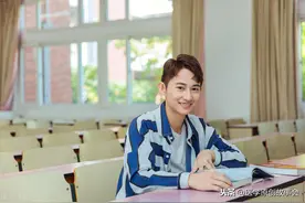 大学生确诊艾滋病，抗艾十年庆幸自己还活着，后悔第一次太冲动图片