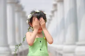 一位妈妈赌气，不送女儿上幼儿园，三分钟后却再也听不到女儿声音图片