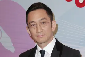 55岁吴启华离婚六年承担女儿前妻月均20万生活费，对女儿心有愧疚图片