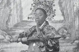 大太监李莲英真实相貌：面露凶光，阴气十足，最终的下场身首异处图片