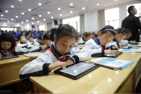 在高中思想政治课堂中融入案例教学法的实践应用，提高教学的质量图片