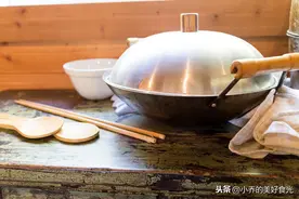 铁锅怎么开锅？选对方法是关键，生铁熟铁做法各不同，整明白动手图片