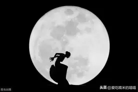 杨丽萍没有孩子被怼上热搜：有种人，过的雷同还以为自己人生圆满图片