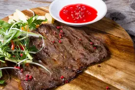 如何煎牛排牛扒鲜嫩多汁.用简单的方法煎出最好吃的牛扒或牛排图片