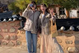 五一假期穿上这样搭配的姐妹装去游玩吧~记录下和闺蜜的美好时刻图片