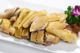 这才是白切鸡正宗做法，掌握这3技巧，皮爽肉嫩，绝对人间美味图片
