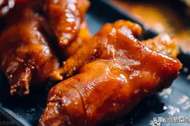 炖猪蹄时，牢记这1个要点，软烂入味不发腻，细腻离骨超解馋图片