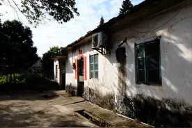 故事：锁匠师傅上门开锁，撞破2桩命案图片