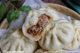 包子不用出去买，厨房小白也能轻松做，皮薄馅大，个个松软不塌陷图片