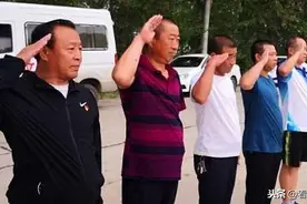 齐齐哈尔身边事：庆“八一”，带着退伍老兵去旅游图片