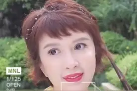 45岁金巧巧罕晒娃，嫁入豪门美貌未减，可儿子却避开亲妈基因图片