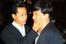 张国荣罕见照：2003年愚人节时跳楼自杀，图9男友唐鹤德至今未娶图片