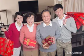 男人第一次去女朋友家时，注意六个“细节”，能让她的父母满意图片