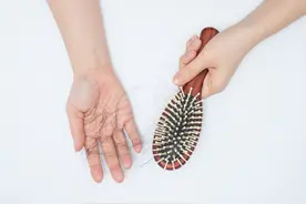 你的头顶稀疏了吗？图片