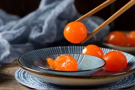 咸蛋黄被做成月饼后，剩下的蛋清厂家会如何处理？原来有3个去向图片