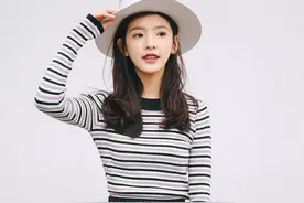 宽松的秋季条纹打底衫来了！穿上这几款的任何一件，休闲又时尚图片