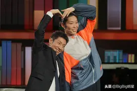 撒贝宁与朱婷 比身高 撒贝宁尴尬笑了？图片