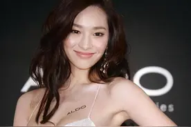 吴佩慈真惨？她只是被时代抛弃的骄傲公主，42岁的她不能哭出来图片