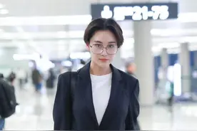 天气回暖 压箱底的破洞牛仔裤该翻出来重新上身啦！图片