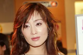 52岁张敏首度做带货嘉宾，面容瘦削气色极佳，露脸一小时赚百万图片