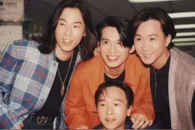 beyond《冲开一切》罕见1988夏日乐逍遥现场图片