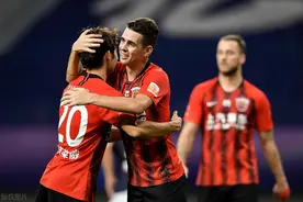 上港3-0重庆，王燊超一传一射建功，洛佩斯替补登场伤退图片