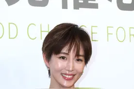 张钧甯现身活动，剪短发干练御姐范，短发长发不一样图片