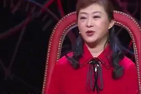 48岁气质女年轻时颜值惊艳，后因大病瘫痪，仍吸引53岁总裁苦追求图片