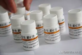 吃维生素C能降尿酸治痛风吗？使用不当补药可能变成毒药图片