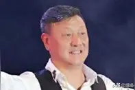 好男人韩磊：苦追小10多岁妻子2年，为爱隐居草原，现在怎么样？图片