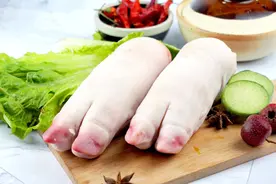 买猪蹄，选前蹄好还是后蹄好？老屠夫告诉你答案，以后别再买错了图片