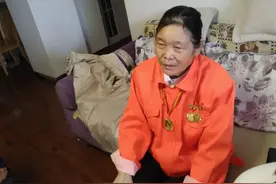 【劳模精神代代传5】周啟美： 28年如一日 坚守在掏粪的岗位上图片