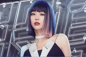 乘风破浪的姐姐决赛落下帷幕，王霏霏未能成团，孟佳哭的像个孩子图片