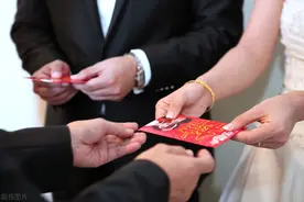 女儿带男朋友回家该不该给红包图片