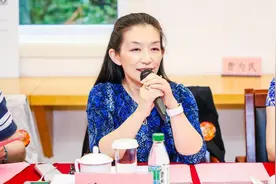 她是中国女科学家，科研成果"震惊"国际科学界，父亲是首批院士，母亲是终身教授！图片