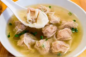 详细讲解手工做馄饨皮，面味更足，学会以后再也吃不惯买的馄饨皮图片