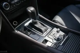 你是一“D”到底一族吗？有四种情况需要变速箱切换手动模式图片