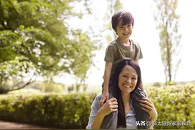 过了6岁，儿子还特别黏妈妈，父母要注意并消除这些危害图片