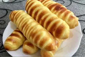 「汤种毛毛虫面包」的做法+配方，口感外皮薄而美，内里松而弹图片