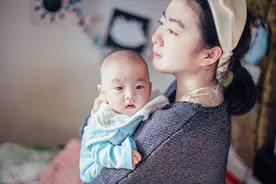 月子中心里的县城孕妇们图片